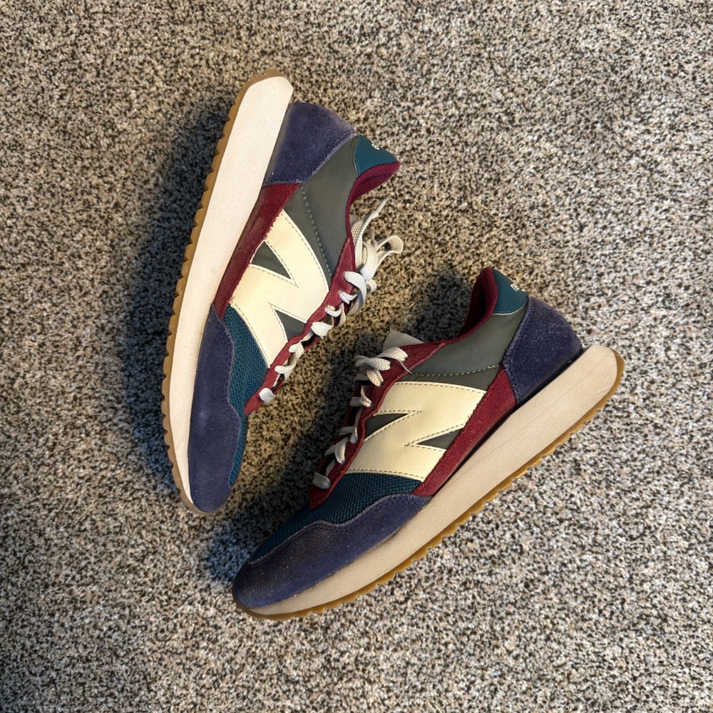New Balance 237 Rare Night Tide Colorway Shoes Women’s 7.5